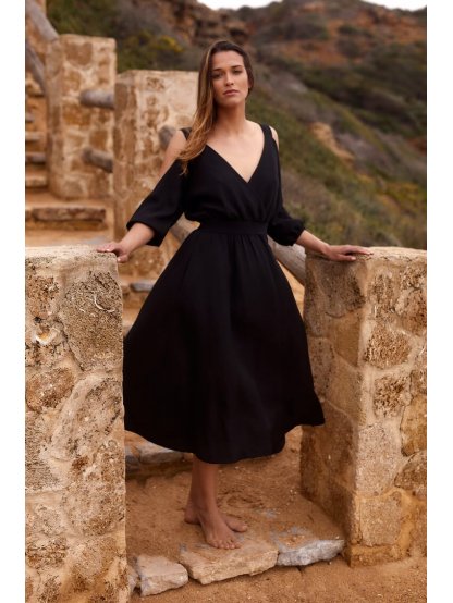 Šaty Tova Adine černé s průstřihy