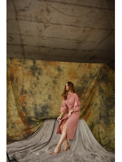 Šaty Tova Marzia růžové v 3D formě