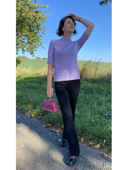 Svetr Kyra Flynn fialový se stojákem a krátkým rukávem