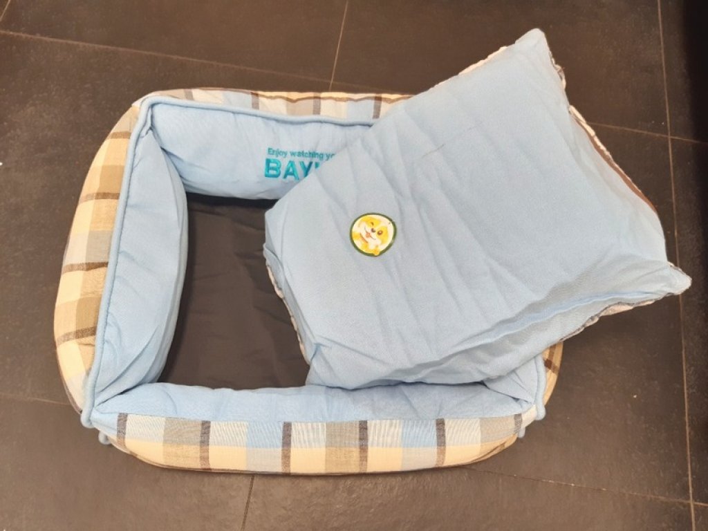 Pelíšek pro psy Baylor modrý, 65x52x17cm BA-01