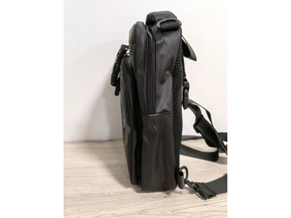 Pánská crossbody taška přes rameno / batoh s USB portem 3056