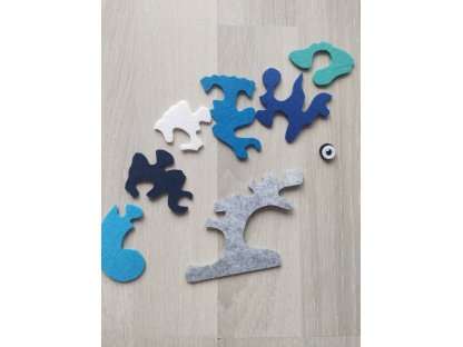 Filcový výsek puzzle chameleon modrý