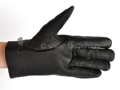 Leather gloves for knights