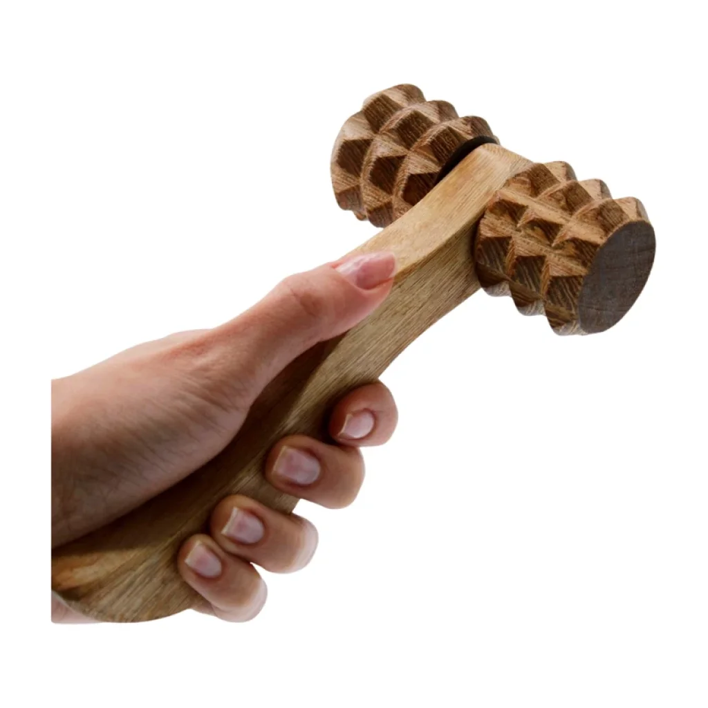 Dřevěný masážní váleček ŽEBROVANÝ 19 cm