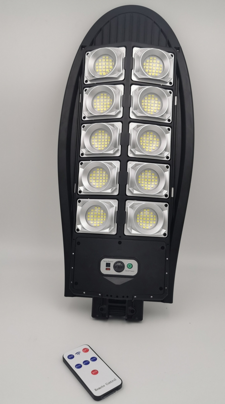 Solární pouliční lampa s detektorem pohybu a dálkovým ovládáním 300W