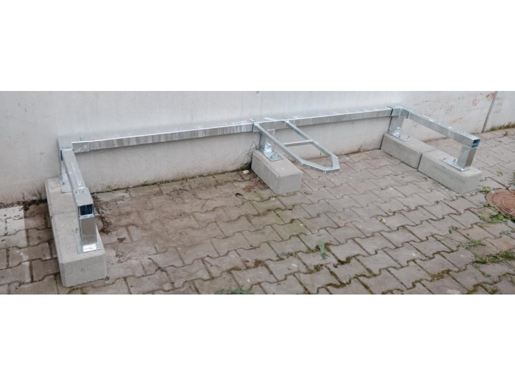 Poziční stojan pro kontejnery na betonových patkách
