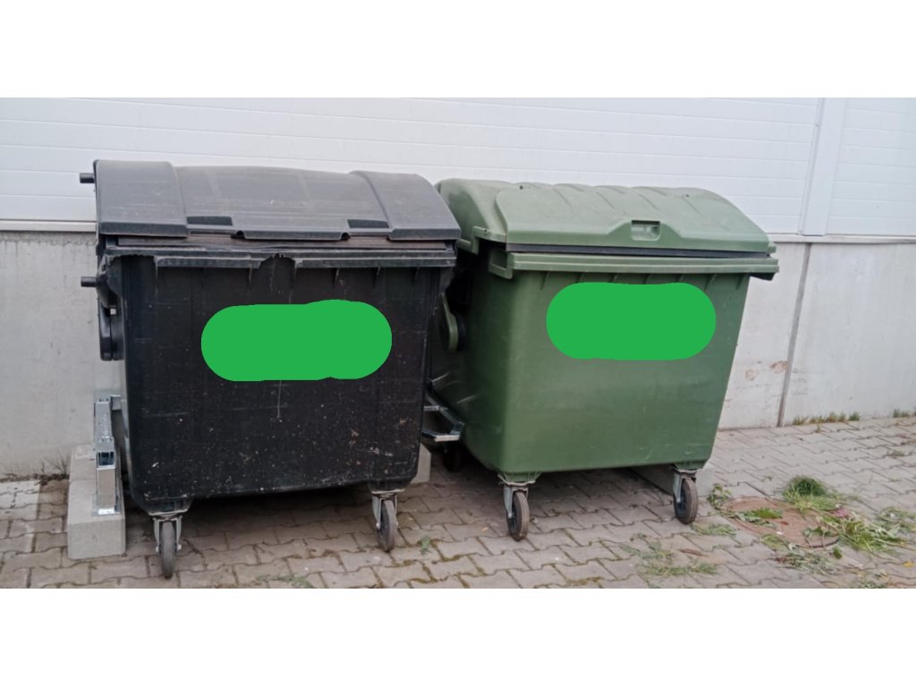 Poziční stojan pro kontejnery na betonových patkách
