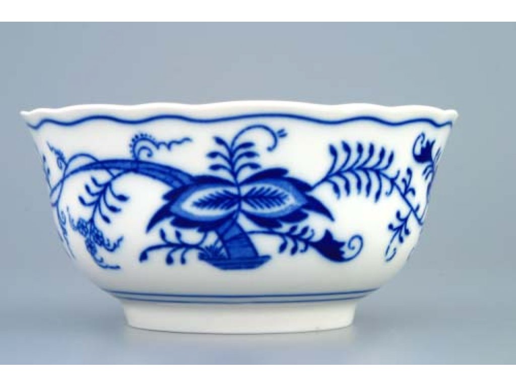 Zwiebelmuster Large Bowl, Original Bohemia Porcelain from  Dubi