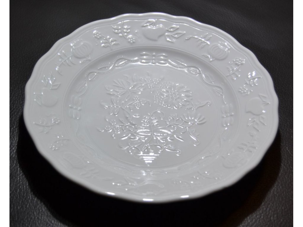 Cibulák bílý talíř reliefní Elegance dezertní 19 cm Český porcelán Dubí