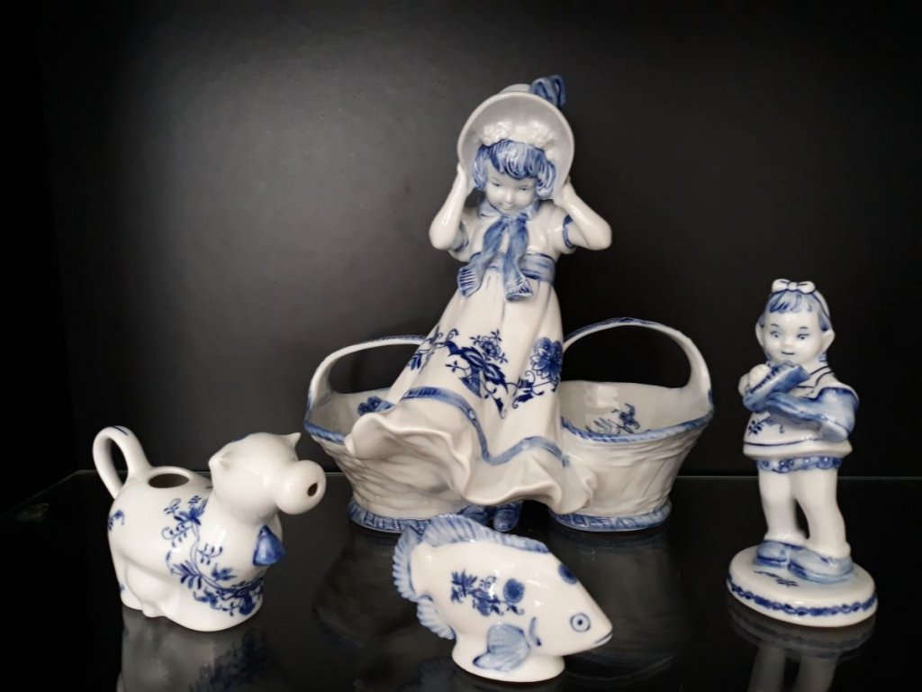 Cibulák Dívka s košíky Dux 24 cm originální český porcelán Dubí 2.jakost