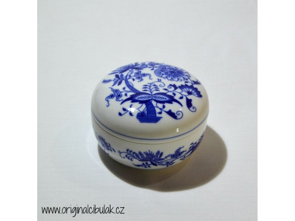 Zwiebelmuster Round  Box, Original Bohemia Porcelain from Dubi