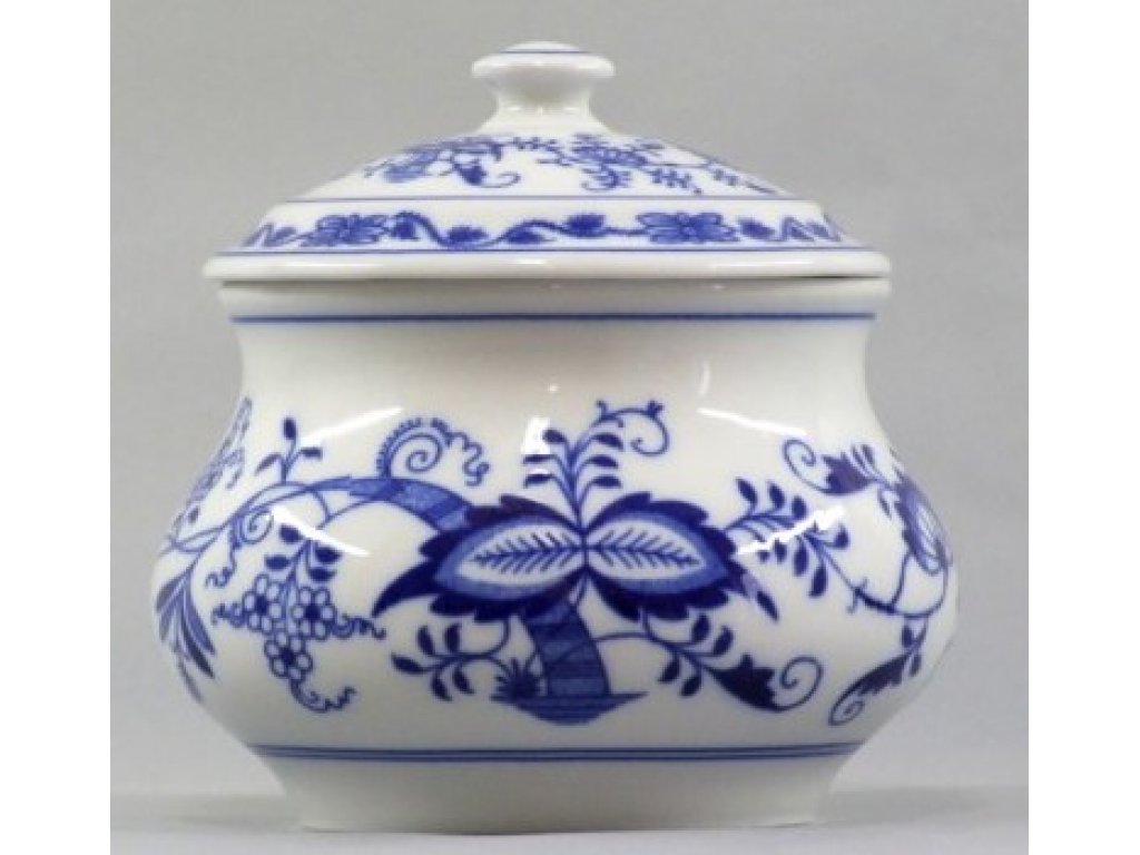 Zwiebelmuster Vegetable Box, Original Bohemia Porcelain from Dubi