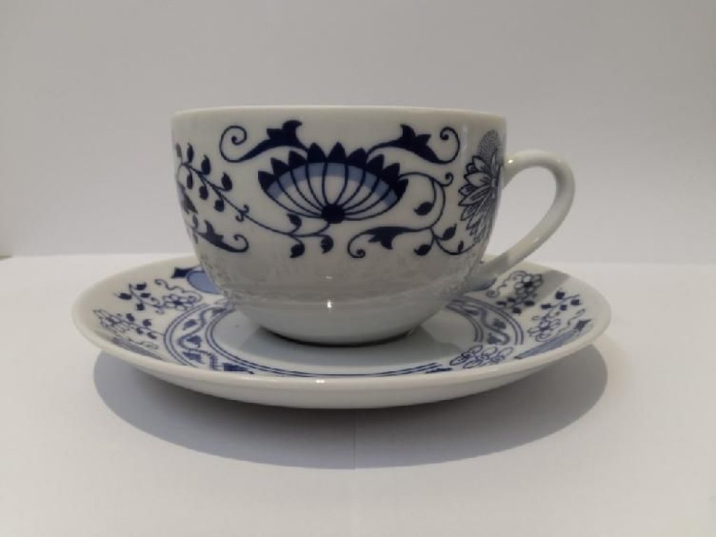 Šálka a podšálka  čaj nízka155 ml Henriette 1 ks  Thun  cibulákový porcelán Nová Role