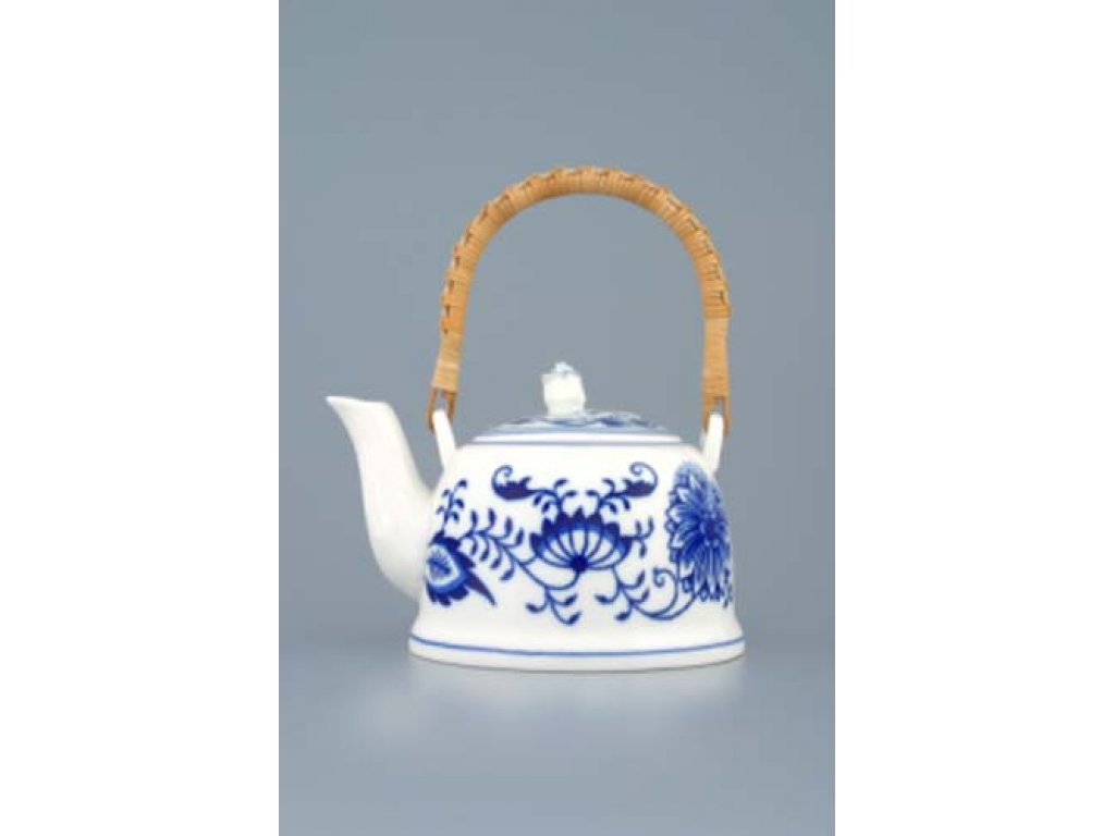 Cibulák Konvice čajová M s víčkem a lýkovým držadlem 0,35 l originální cibulákový porcelán Dubí, cibulový vzor,