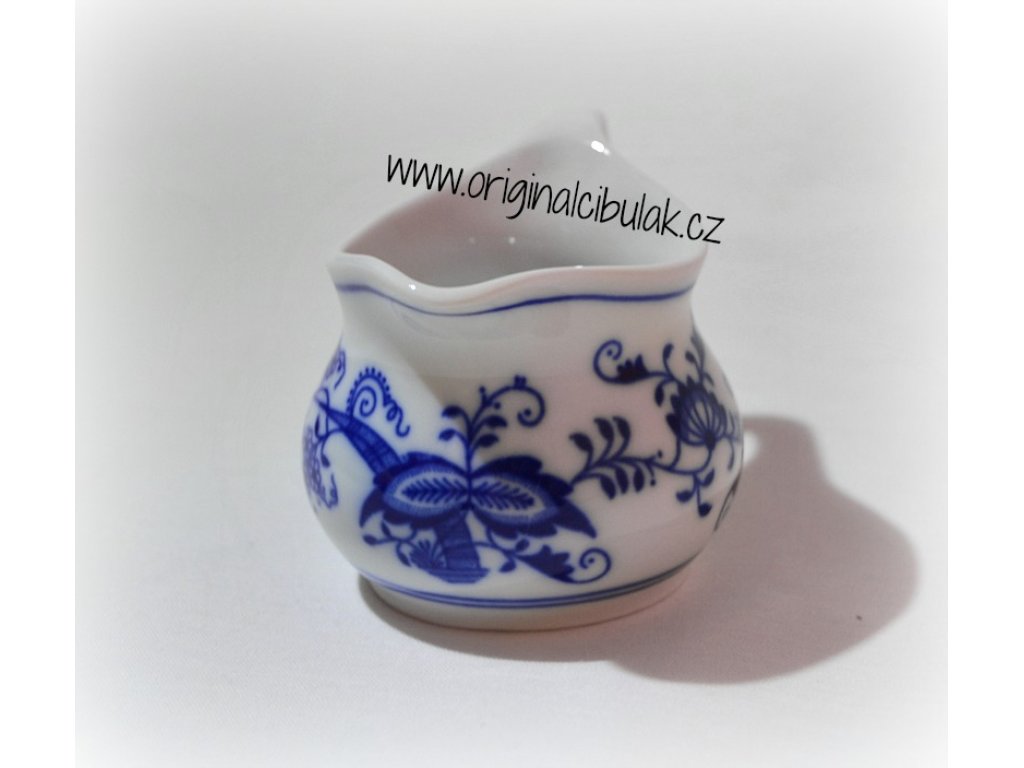 Cibulák konvička na šťávu 0,10 l originální cibulákový porcelán Dubí, cibulový vzor,