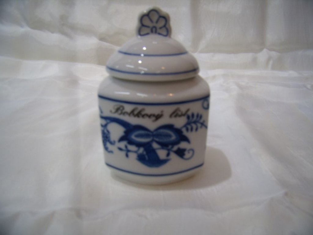Cibulák kořenka s víčkem a nápisem 0,20 l originální cibulákový porcelán Dubí, cibulový vzor