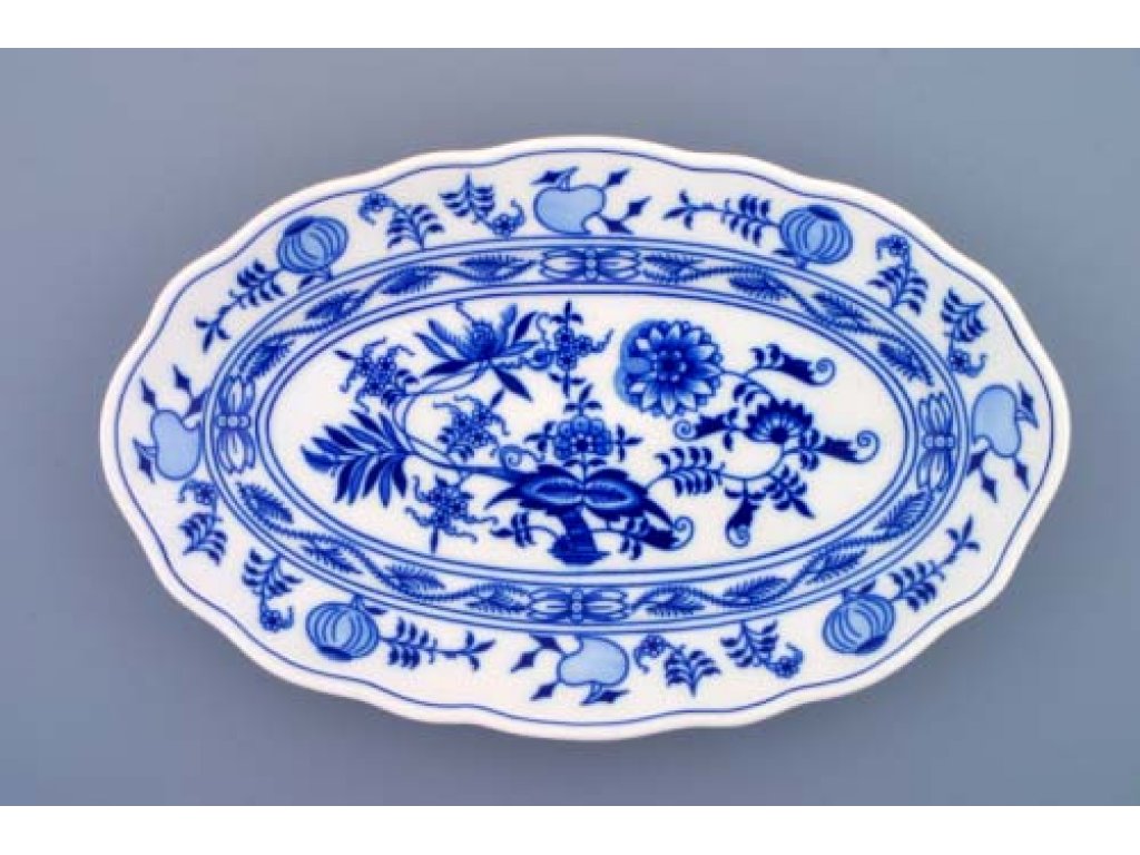 Zwiebelmuster Oval Dish 31cm, Original Bohemia Porcelain from Dubi