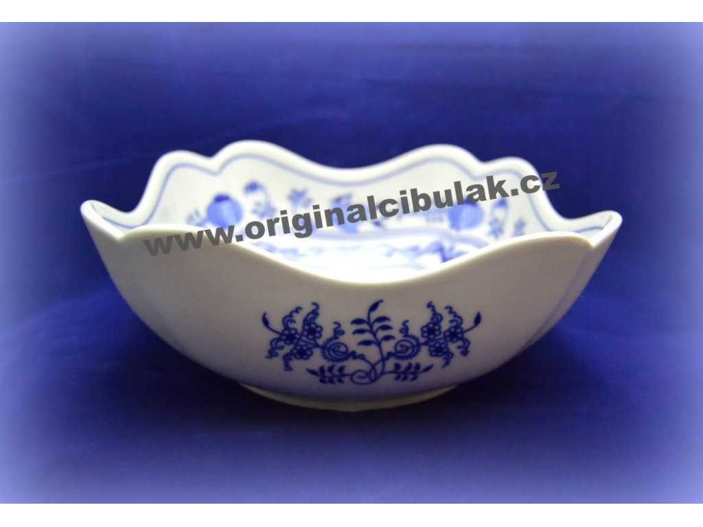 Zwiebelmuster Deep Square Salad Dish 21cm, Original Bohemia Porcelain from Dubi