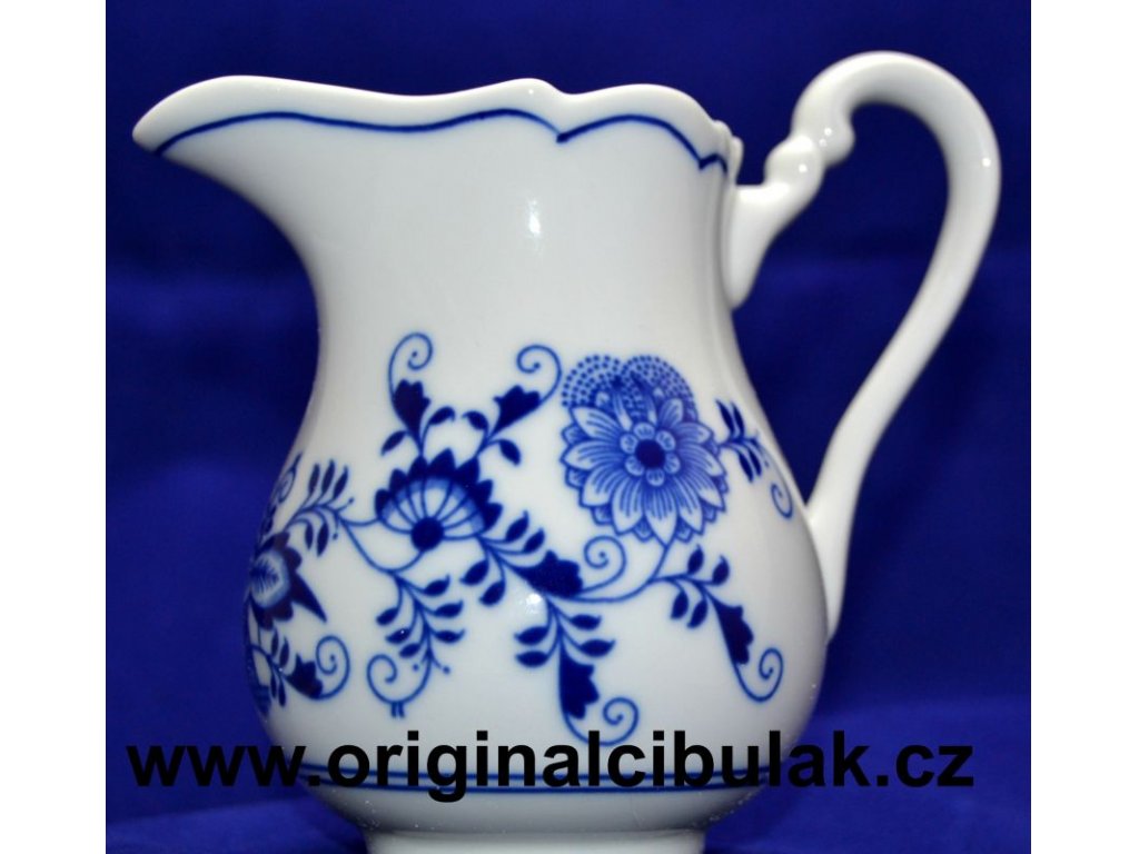 Zwiebelmuster Creamer Tall, Original Bohemia Porcelain from Dubi