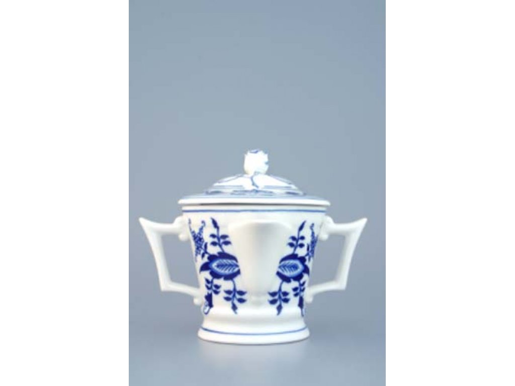 Zwiebelmuster  Round Sauceboat with Cover, Original Bohemia Porcelain from Dubi