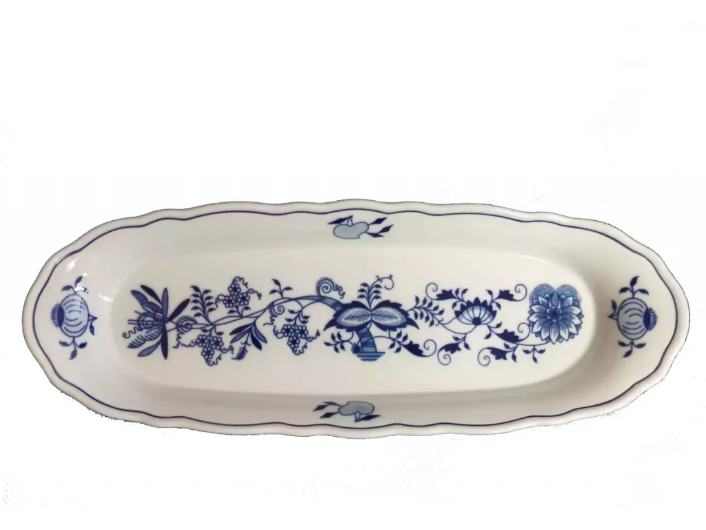 Zwiebelmuster Oval Tray 37cm Original Bohemia Porcelain from Dubi 