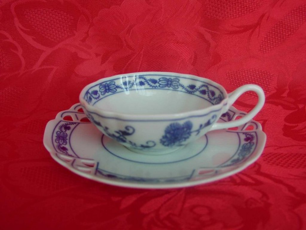 Zwiebelmuster Cup + Saucer Decorative, Original Bohemia Porcelain from Dubi