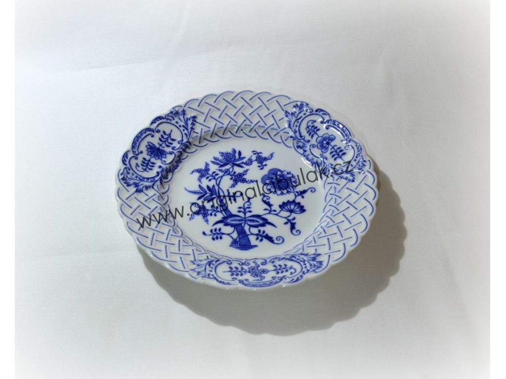 Cibulák talíř reliéfní 24 cm originální cibulákový porcelán Dubí, cibulový vzor,