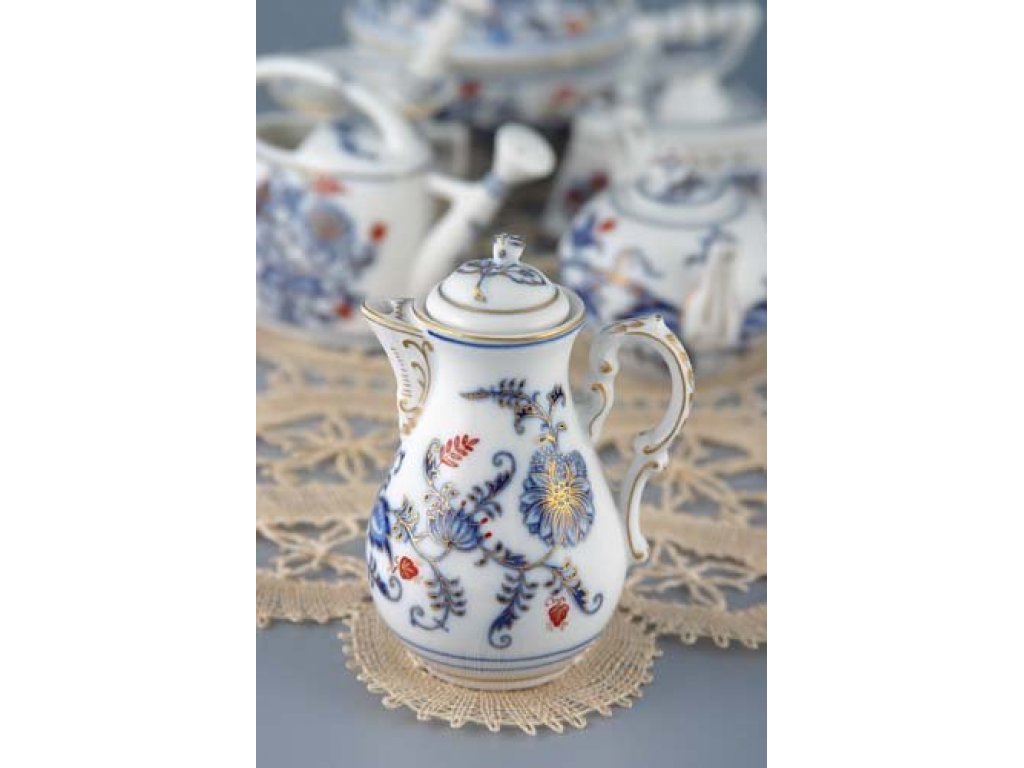 Zwiebelmuster gold plated with ruby ​​decoration Mini coffee pot Original Blue Onion Pattern Bohemia from Dubi 