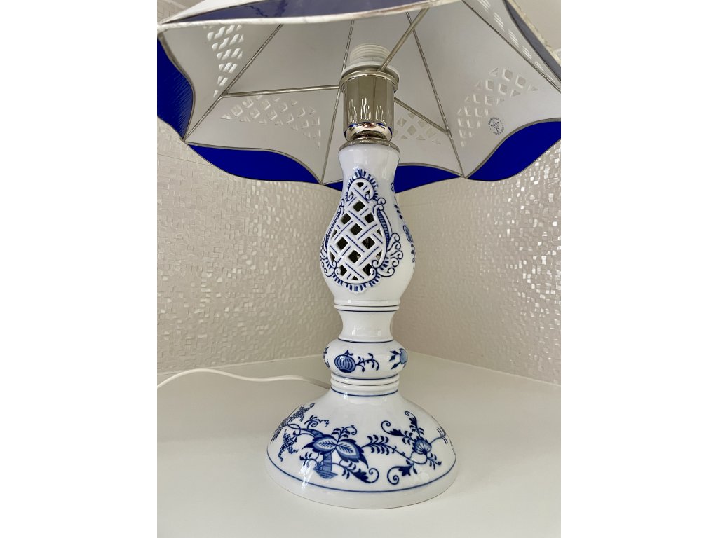 Lampa cibulák prolamovaná se stínítkem bílé vitráž originální český porcelán Dubí