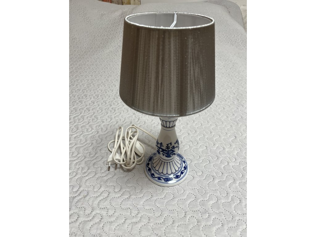 Zwiebelmuster Lampe 35 cm mit Schirm  Original Bohemia Porzellan aus Dubi