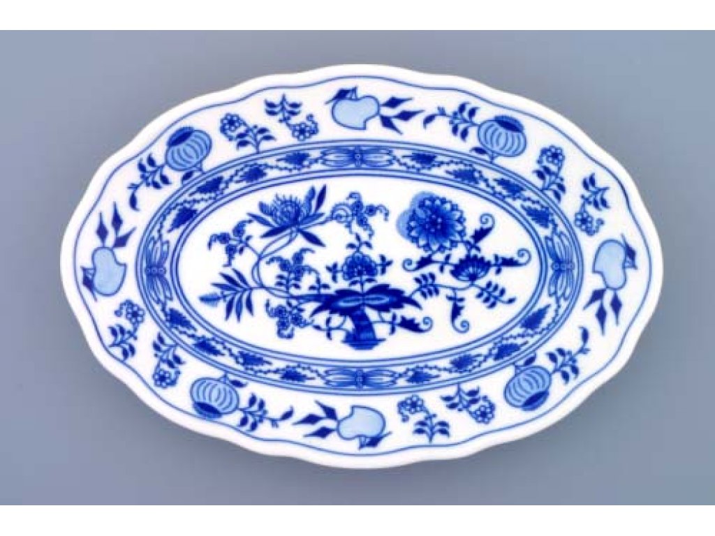 Zwiebelmuster Oval Dish 24cm, Original Bohemia Porcelain from  Dubi