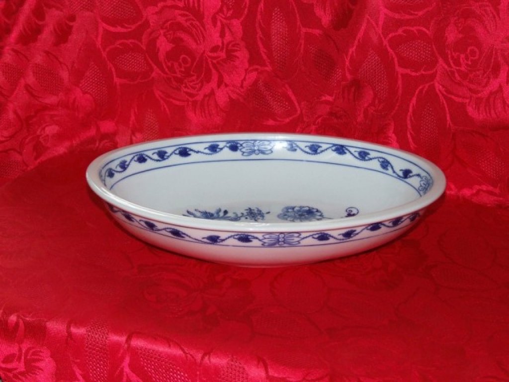 Zwiebelmuster Oval Large Baking Dish 32.5cm, Original Bohemia Porcelain from Dubi