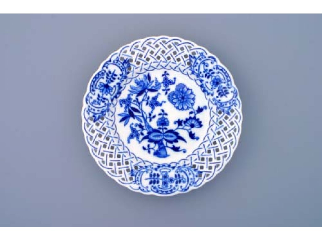 Zwiebelmuster Plate Perforated 18cm, Original Bohemia Porcelain from Dubi