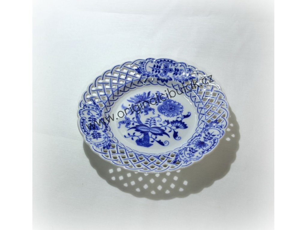 Zwiebelmuster Plate Perforated 18cm, Original Bohemia Porcelain from Dubi