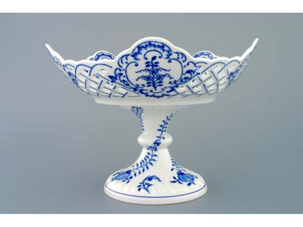 GREEN  Zwiebelmuster Openwork pentagonal bowl 24cm on a decorative low leg Original Blue Onion Pattern Bohemia from Dubi