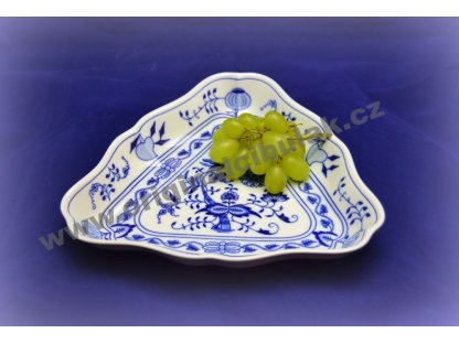 Zwiebelmuster Salad Dish Triangular 24cm, Original Bohemia Porcelain from Dubi