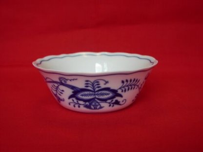 Zwiebelmuster Dish without Foot, Original Bohemia Porcelain from Dubi