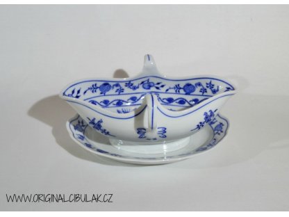 Zwiebelmuster  Oval Sauceboat with Stand 0.55L, Original Bohemia Porcelain from Dubi
