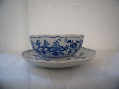 Zwiebelmuster Soup Cup no Handles + Saucer, Original Bohemia Porcelain from Dubi