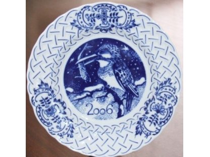 Cibulák Talíř výroční 2006 závěsný reliéfní 18 cm , originální cibulákový porcelán Dubí , cibulový vzor,
