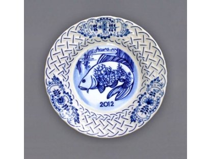 Cibulák talíř  výroční 2012 závěsný reliéfní 18 cm, originální cibulákový porcelán Dubí , cibulový vzor,