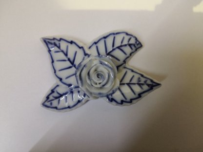 Cibulák Kytka ruža modrá 7 cm originálny cibulákový porcelán Dubí cibuľový vzor