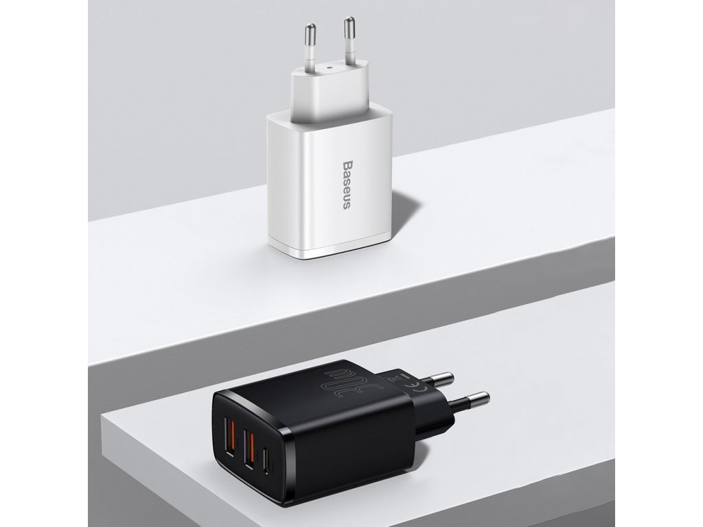 Kompaktní rychlonabíječka 2x USB / USB typu C 30W 3A Power Delivery Quick Charge bílá (CCXJ-E02)