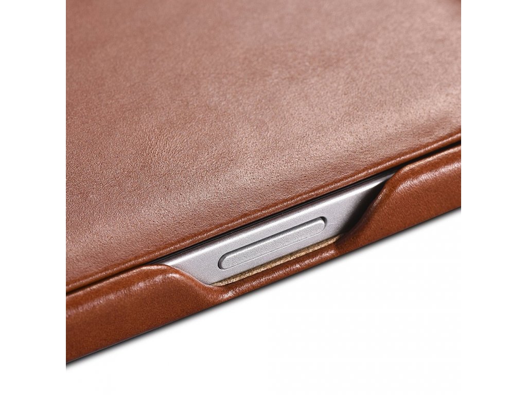 Kožené peněženkové pouzdro Curved Edge Vintage Folio pro iPhone 13 Pro hnědé (RIX1303-BN)