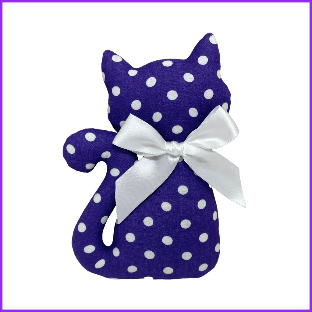 Cat with levender - purple polka dot