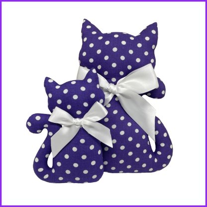 Cat with levender - purple polka dot