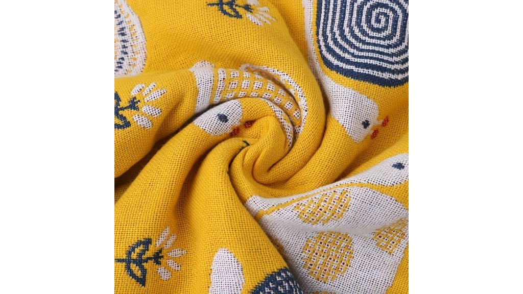 Cotton towel with snail motif