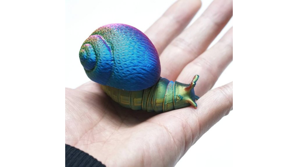 Figur mit Knöcheln, 3D-Druck, Regenbogenschnecke