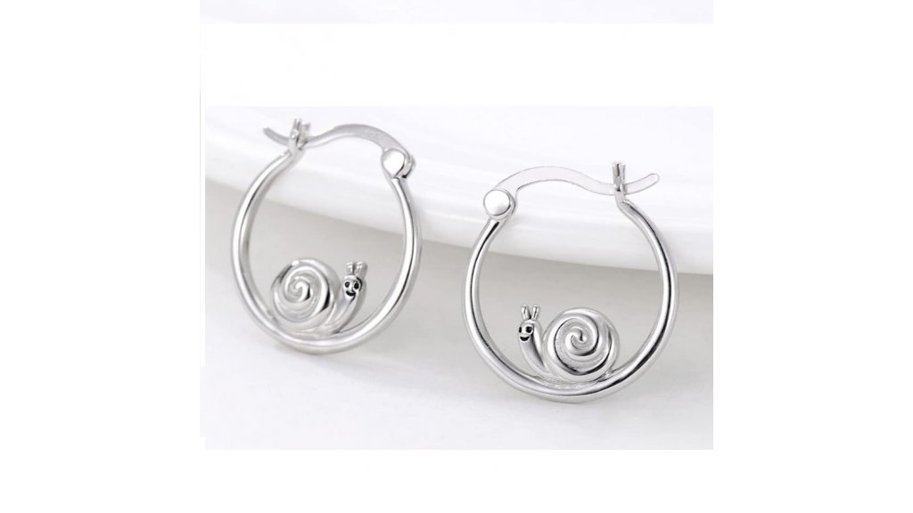 Hoop snail earrings 
