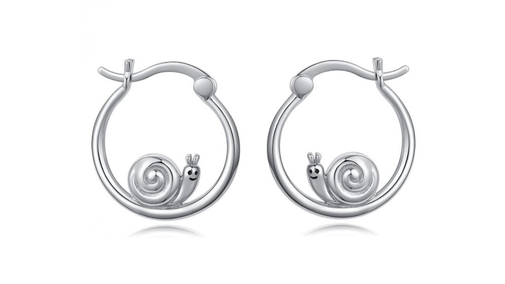 Hoop snail earrings 